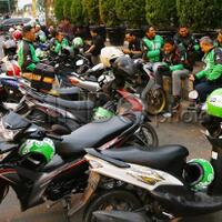 ngaku-pekerja-esensial-ojol-tolak-diwajibkan-surat--sakti--kerja