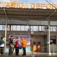 wajib-punya-strp-penumpang-krl-commuter-line-di-stasiun-depok-turun-35