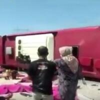 kecelakaan-maut-di-tol-pemalang-korban-berserakan-di-jalan