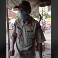 sosok-satpol-pp-yang-viral-gegara-tambal-ban-online-kini-dapat-penghargaan