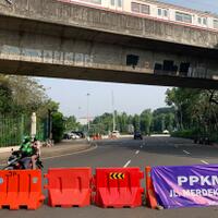 aturan-baru-ppkm-darurat-begini-situasi-penyekatan-di-jalan-merdeka-timur