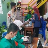 polres-jakut-terapkan-jemput-bola-vaksinasi-covid-19-di-permukiman-warga