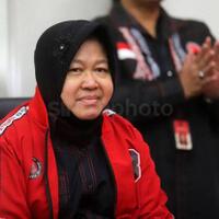 mensos-risma-buat-dapur-umum-untuk-nakes-dan-petugas-makam