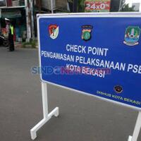 korlantas-ada-petugas-jaga-di-jalur-tol-kendaraan-akan-ditempel-stiker