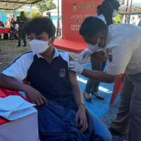 tinjau-secara-virtual-vaksinasi-massal-pelajar-jayapura-presiden-tetap-semangat