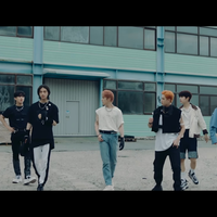 ada-hyunjin-stray-kids-rilis-trailer-comeback--noeasy--dengan-konsep-film-seru