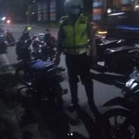 tabrak-pembatas-jalan-di-kalideres-pemotor-supra-tutup-usia