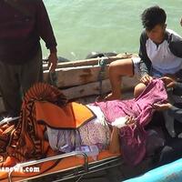 video-detik-detik-ibu-melahirkan-di-atas-perahu