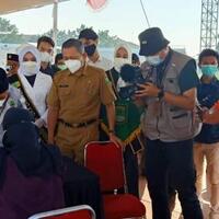 tinjau-sentra-vaksinasi-wagub-jabar-senang-banyak-milenial-antusias-divaksin
