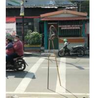 sudah-dilarang-pemprov-dki-atraksi-topeng-monyet-kembali-terlihat-di-jakarta-utara