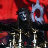 joey-jordison-drummer-metal-terbaik-yang-dikalahkan-penyakit