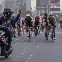 laguna-di-argentina-berubah-warna-menjadi-pink