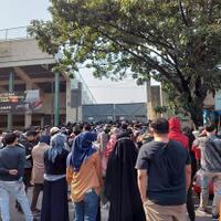 terjadi-kerumunan-saat-vaksin-dandim-karawang-terjunkan-puluhan-anggota