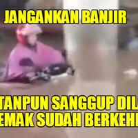 wow-emak-emak-ini-antar-pasien-motor-langsung-masuk-ke-ruang-igd-rumah-sakit