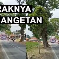 oleng-kanan-kiri-aksi-ugal-ugalan-supir-bus-ini-malah-ditanggap-penumpang-duh