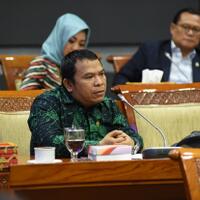 dpr-nilai-biaya-pengecatan-ulang-pesawat-kepresidenan-mending-dibelikan-beras