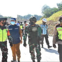 dijaga-ketat-ratusan-personel-gabungan-lahan-tol-cisumdawu-berhasil-dieksekusi
