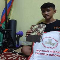 viral-di-media-sosial-bocah-penjual-gorengan-ini-dapat-bantuan-dari-jokowi