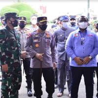 tinjau-vaksinasi-massal-kspsi-kapolri-kesehatan-buruh-terjaga-ekonomi-bertumbuh