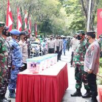 panglima-tni-pantau-vaksinasi-dan-cek-kemampuan-petugas-gunakan-silacak