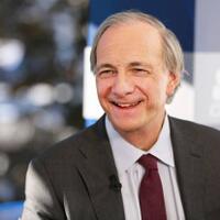 pilih-emas-apa-bitcoin-begini-sikap-miliuner-ray-dalio