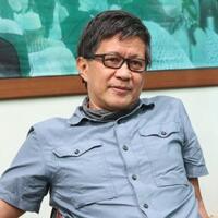 ngomong-ngomong-dinar-candy-rocky-gerung-pornografi-intelektual-dilakukan-buzzerp