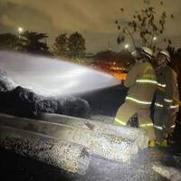 4-unit-damkar-diterjunkan-padamkan-ilalang-terbakar-di-tanjung-priok