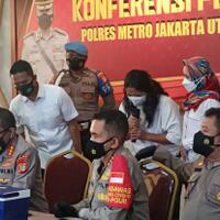 di-hadapan-polisi-nakes-penyuntik-vaksin-kosong-ini-menangis-dan-minta-maaf