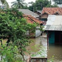 kali-ulu-meluap-2-desa-di-cikarang-terendam-banjir-1-meter