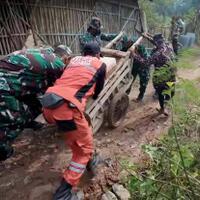 vertikal-rescue-indonesia-berkolaborasi-dengan-tni-ad-bangun-1000-jembatan-gantung