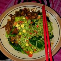 lomba-makan-mie-tercepat-untuk-merayakan-hut-ri-di-tengah-pandemi-virus-corona