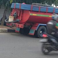 buang-limbah-ke-saluran-air-di-klender-oknum-pegawai-sedot-tinja-didenda-rp500-ribu