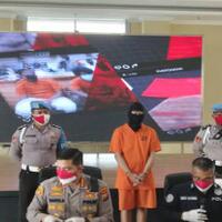 bikin-sertifikat-vaksin-palsu-penjual-atk-digelandang-ke-polres-tangerang