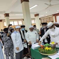 habib-rizieq-ulang-tahun-tokoh-dan-ulama-doa-bersama-dan-potong-tumpeng