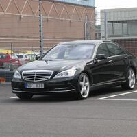 review-sedan-yang-dipakai-era-presiden-sby-mercy-s-class-w221
