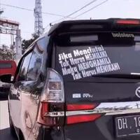 stiker-belakang-mobil-gegayaan-ala-bapak-bapak-nanggung