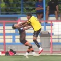 insiden-insiden-tendangan-kungfu-di-dalam-sepak-bola-yang-mengerikan