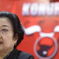 megawati-cerita-hasto-nangis-karena-hoax-sakit-lalu-diminta-mejeng