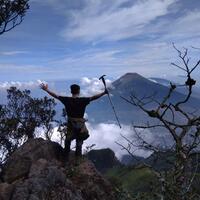 cerita-pengalaman-ikut-open-trip-mendaki-gunung-sumbing