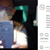 anies-baswedan-jajal-aplikasi-masuk-ancol-warganet-ramai-soroti-hp-nya-yang-retak