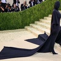 kim-kardashian-di-met-gala-2021-balenciaga-vs-dementor