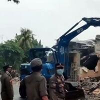 satpol-pp-dki-gusur-21-bangunan-warga-di-danau-sunter