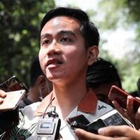 gibran-diberi-gelar-kanjeng-pangeran-oleh-keraton-solo