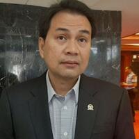 breaking-news-dijemput-paksa-azis-syamsuddin-digelandang-kpk-di-jumat-keramat