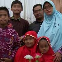 warga-aceh-usir-tim-vaksinasi-kursi-dan-berkas-berhamburan