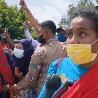 viral-mama-papua-puji-jokowi-anak-sorong-kami-akan-ingat-kebaikan-bapak-seumur-hidup