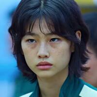 berkat-squid-game-followers-jung-hoyeon-naik-pesat-ngalahin-song-hye-kyo