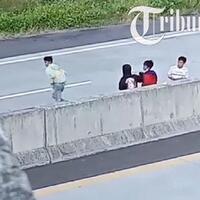 viral-bocil-nekat-masuk-tol-solo-semarang-demi-konten-ekstrem-dan-dapat-uang