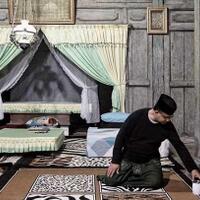 tak-main-main-keris-anies-dari-ki-manteb-sudarsono-ini-bisa-berdiri-tanpa-penyangga