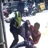 detik-detik-oknum-polisi-berseragam-hajar-warga-sampai-tergeletak-di-pinggir-jalan